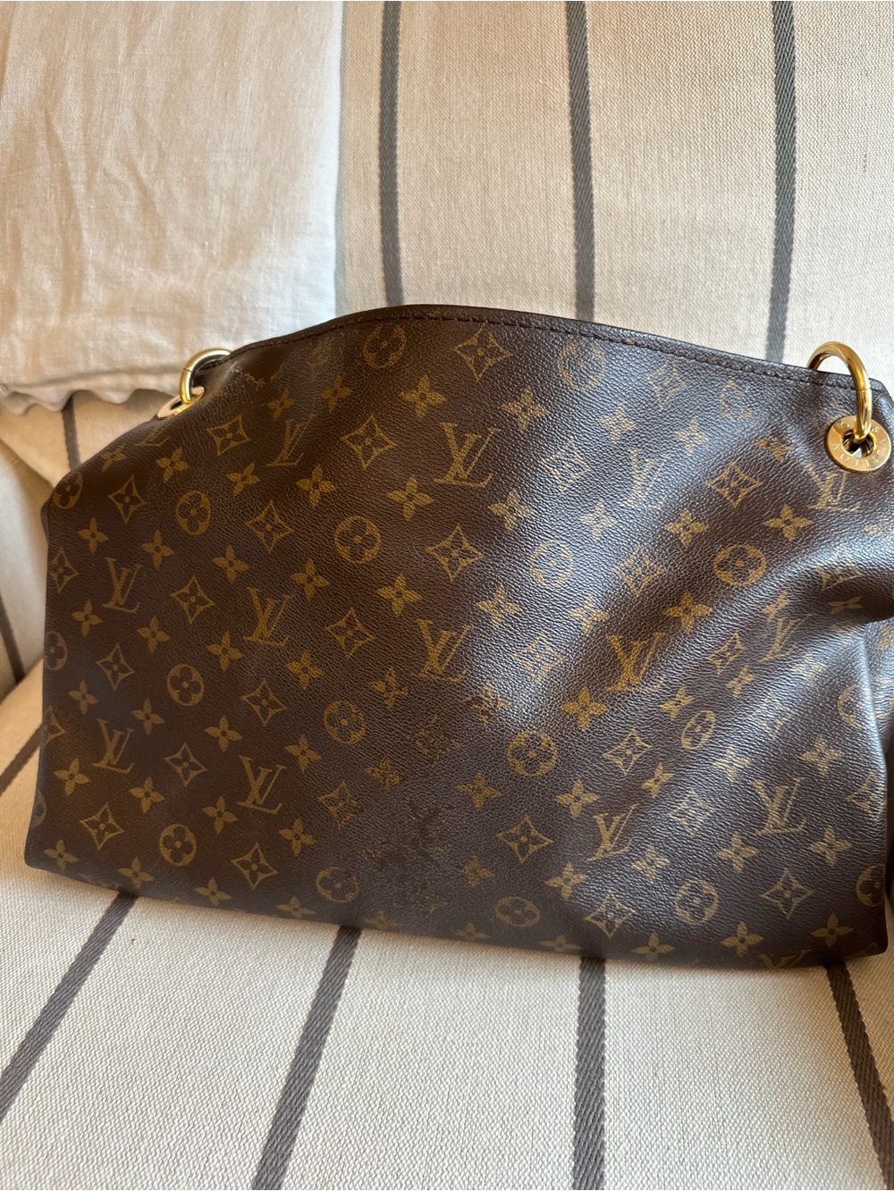 Louis Vuitton Monogram Canvas Shoulder Bag with Vachetta Handle - Picture 4 of 10